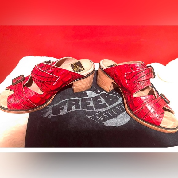 **SALE** Freebird by Steven Red Leather Caprice—RED CROC Adjustable Straps Mules - Picture 2 of 5